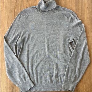 Express Women's Gray Turtleneck Sweater